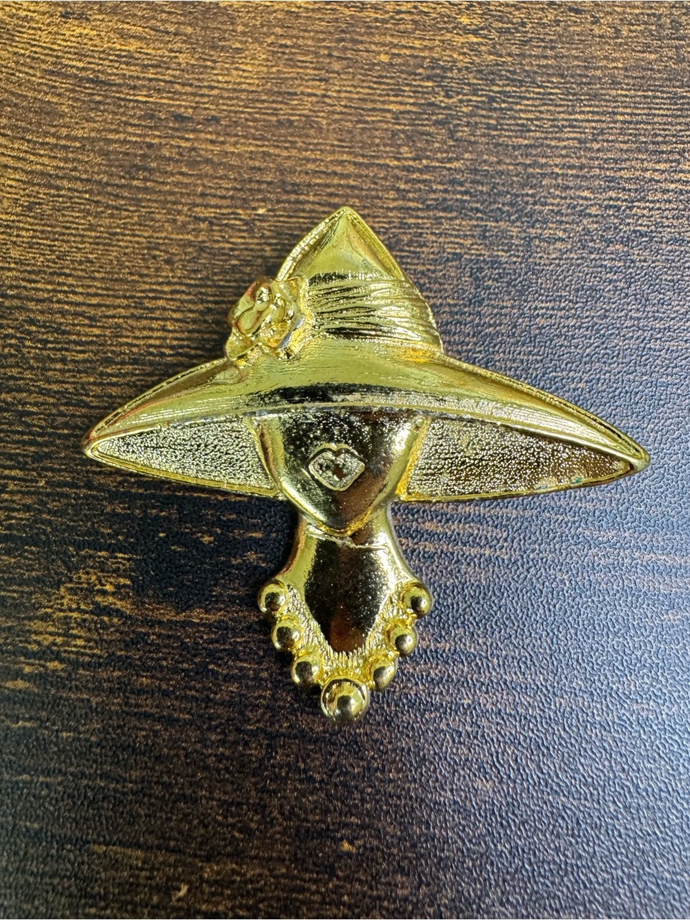 Gold-Tone Hat Lady Brooch Pin - Women's Art Deco Accessory 80’s